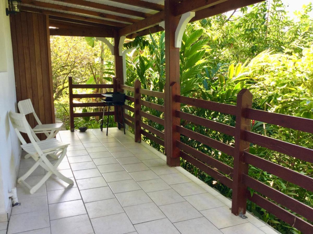Chez Jocelyne Pres Des Sources Chaudes Bouillante Exterior foto
